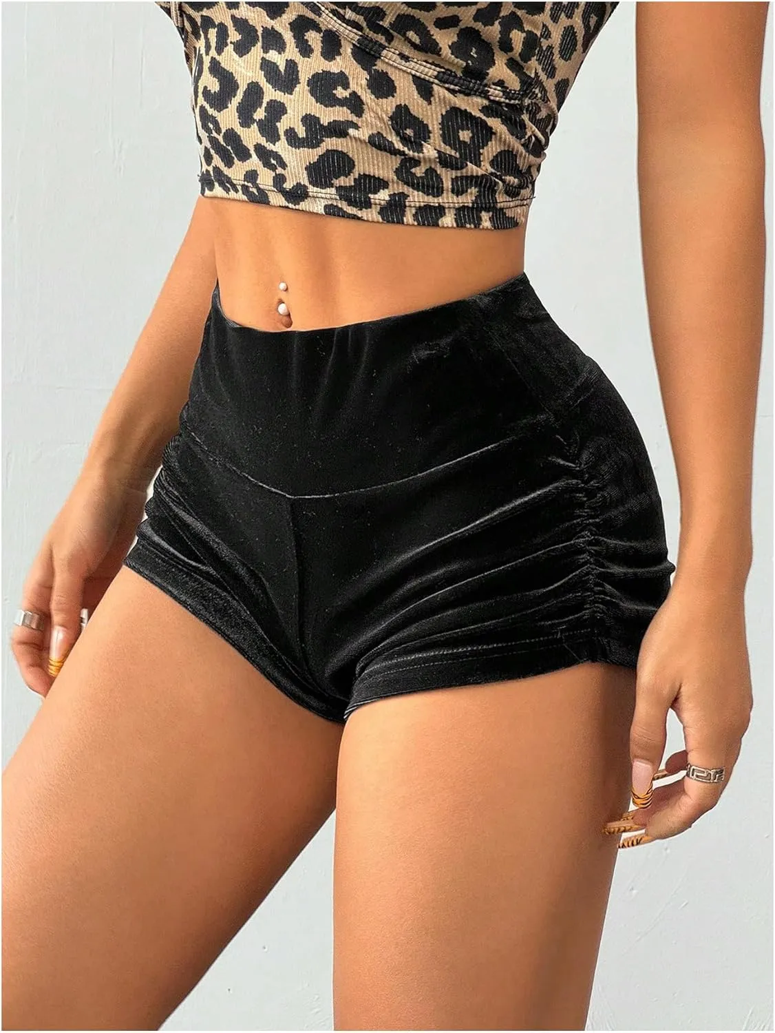 WDIRARA Women's High Waisted Velvet Shorts Y2k Mini Bottoms