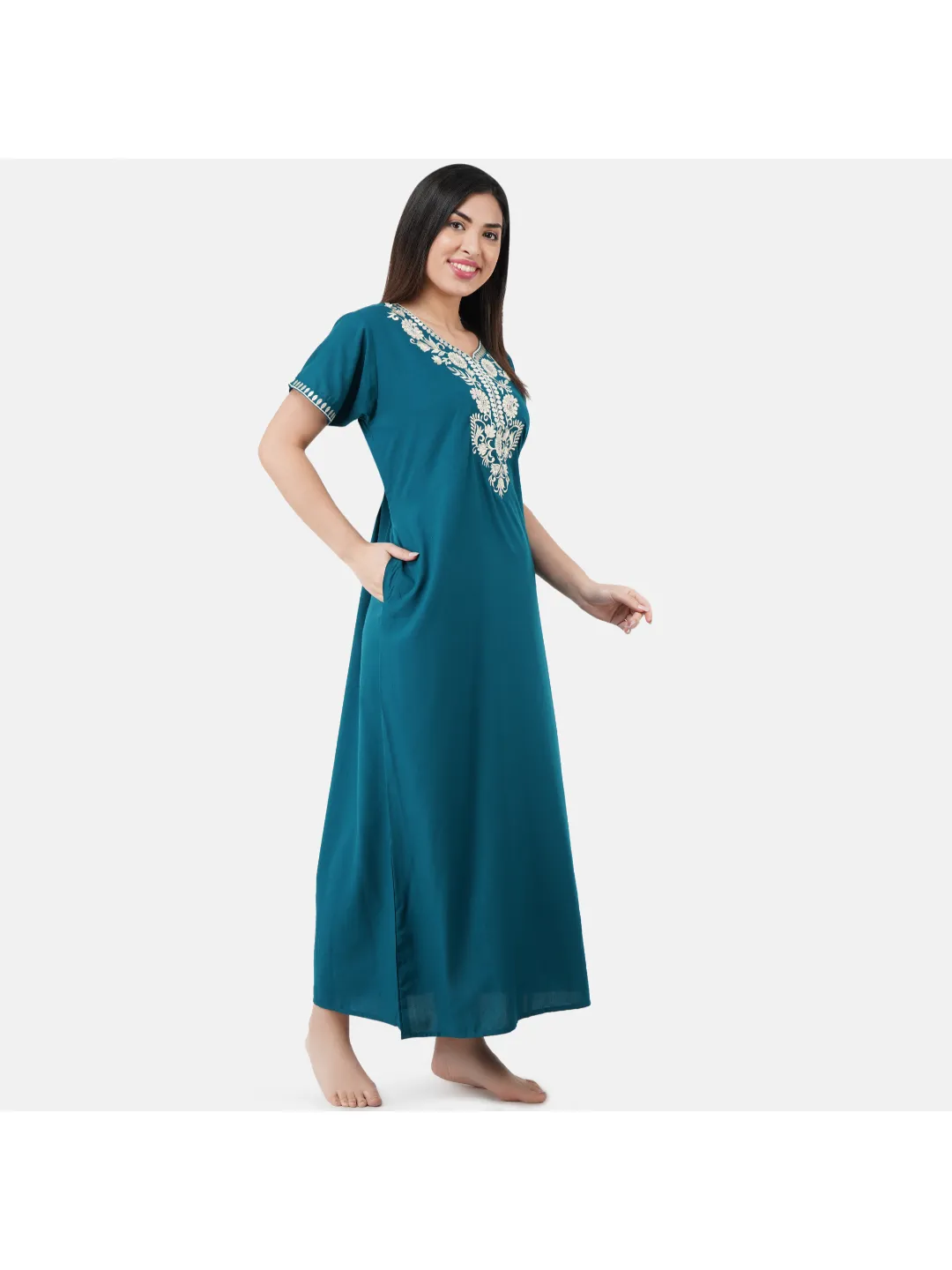 White Six Floral Embroidered Nightgown