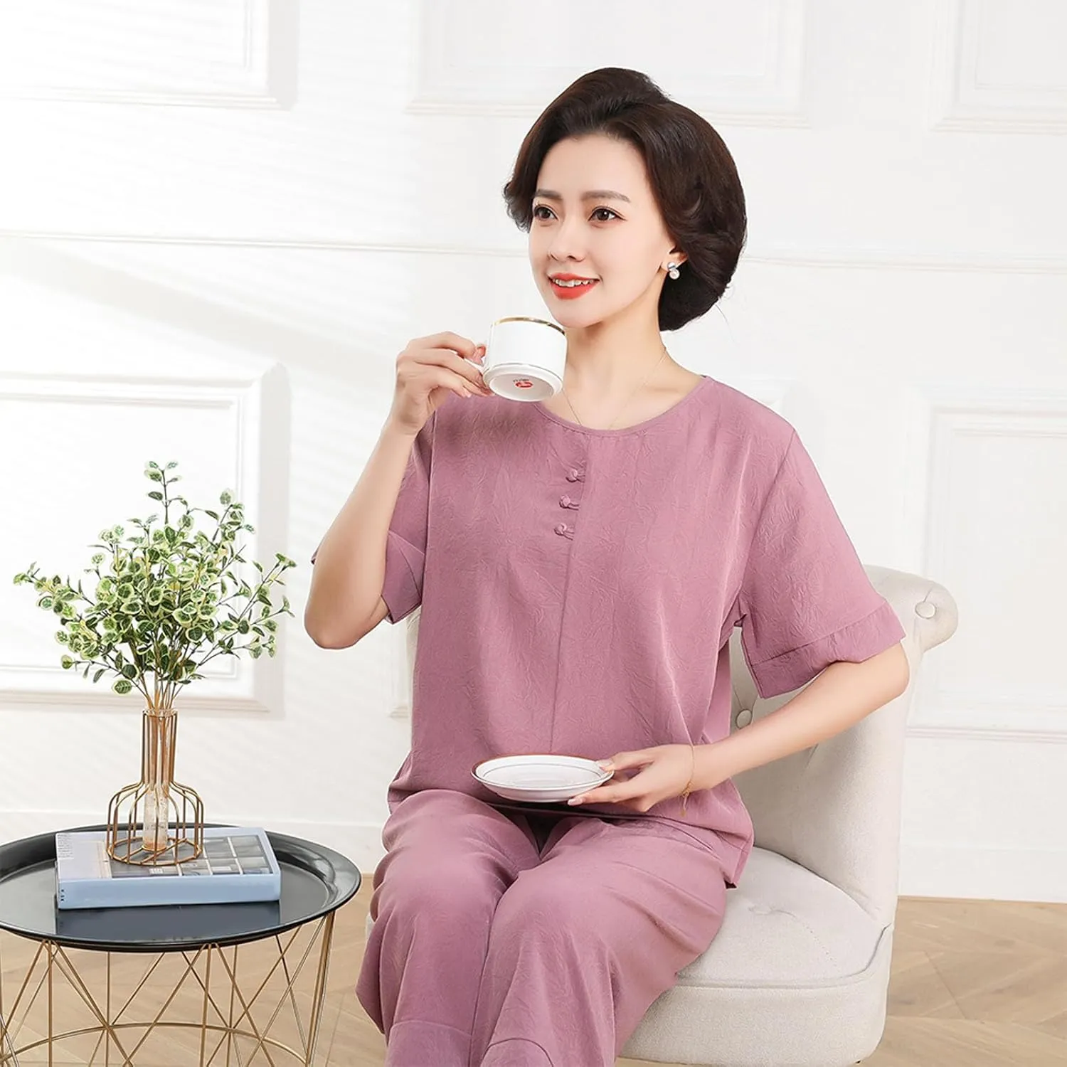 Women's Summer Short Sleeve Pajama Sets Loose Crewneck Sleepwear Tops & Comfy Capris Pjs Bottom 2 Piece Lounge Set