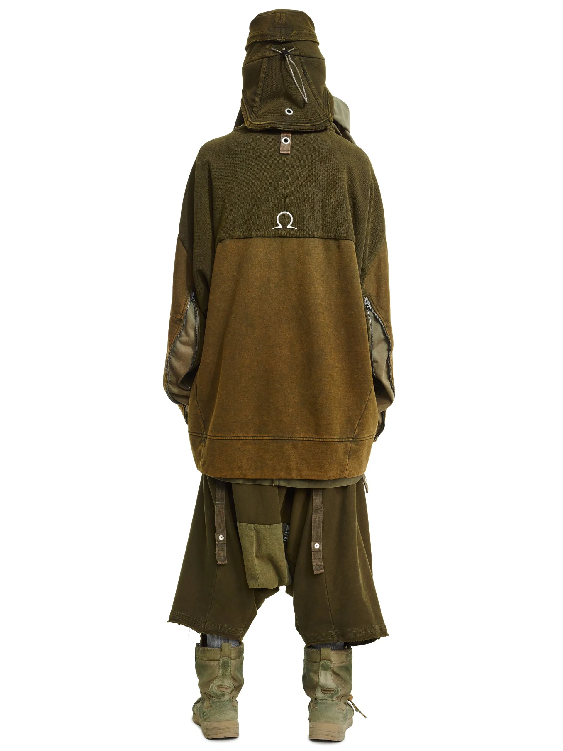 ZIPPER SLEEVE PULLOVER WITH MAYA-STUDS